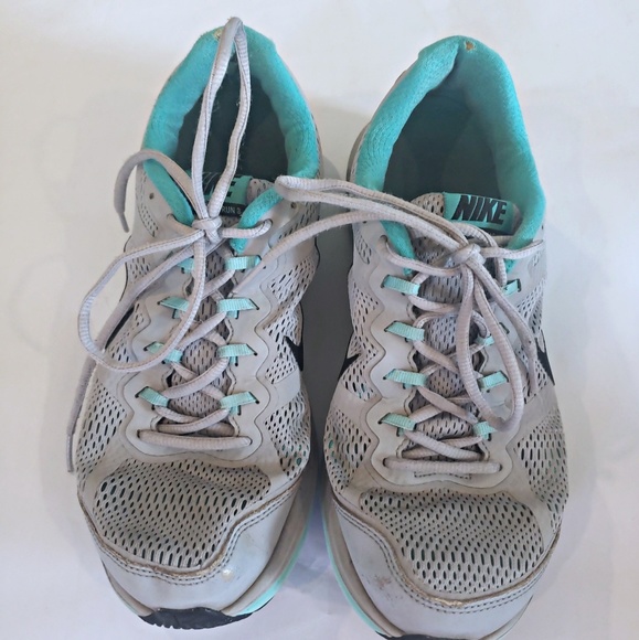 turquoise women's nike sneakers